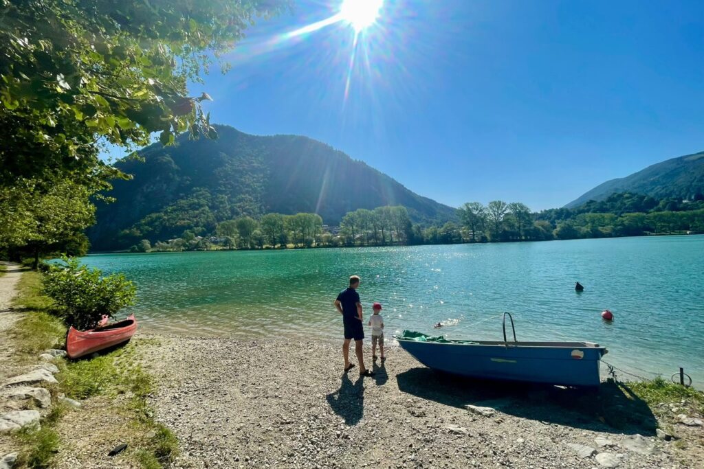 Türkisblauer Stausee bei Most na Soci
