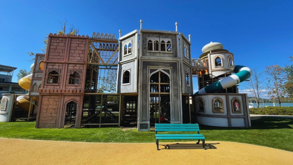 Outdoor-Spielplatz des BalaLand FamilyPark am Plattensee